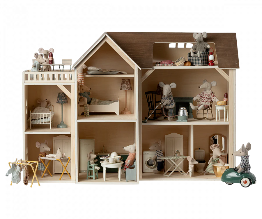 MOUSE HOLE FARMHOUSE