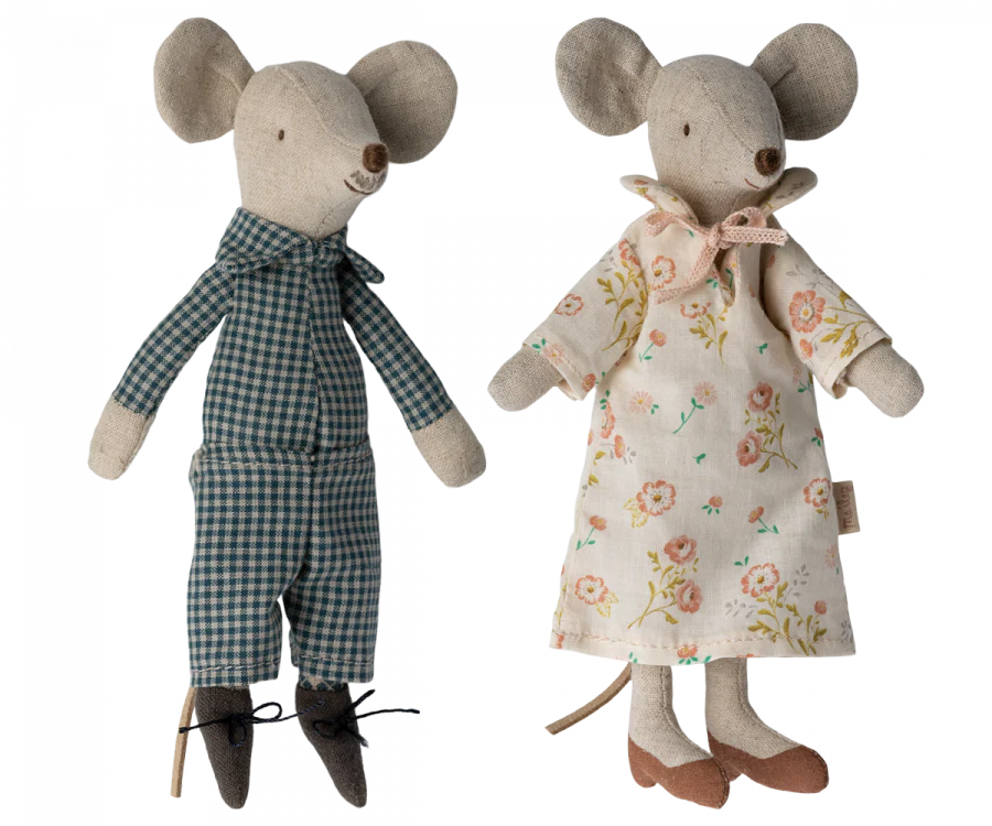 GRANDMA AND GRANDPA MICE IN CIGARBOX