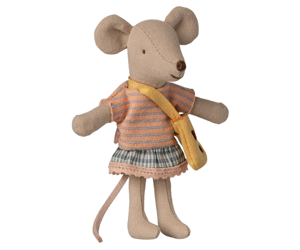 Little Sister Mouse With Bag