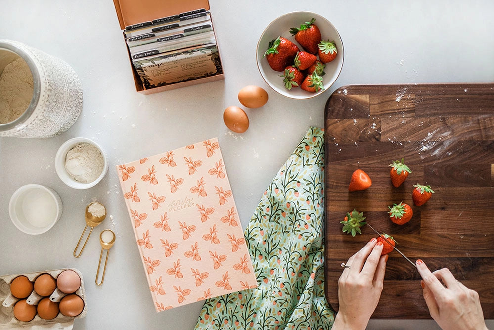 STRAWBERRY HEIRLOOM RECIPE BOOK