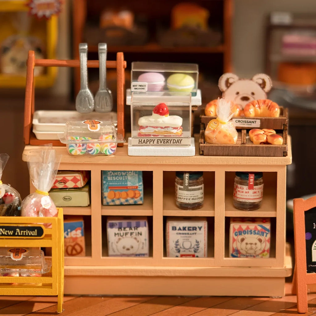 DIY MINIATURE HOUSE KIT:  BECKA'S BAKING HOUSE