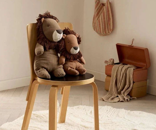 Safari friends - Lion