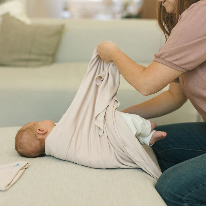 STRETCH KNIT SWADDLE - SOFT BLUSH