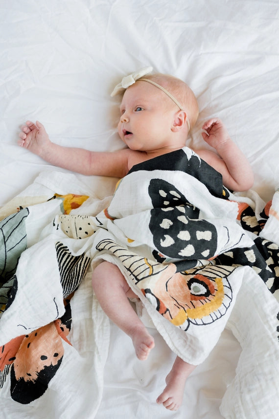 BUTTERFLY COLLECTOR SWADDLE