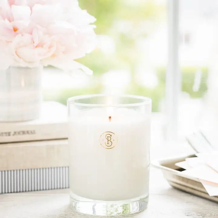 SIGNATURE CANDLE, CRISP WHITE LINEN