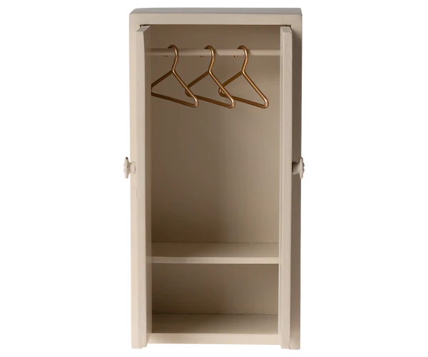 Closet, Mouse