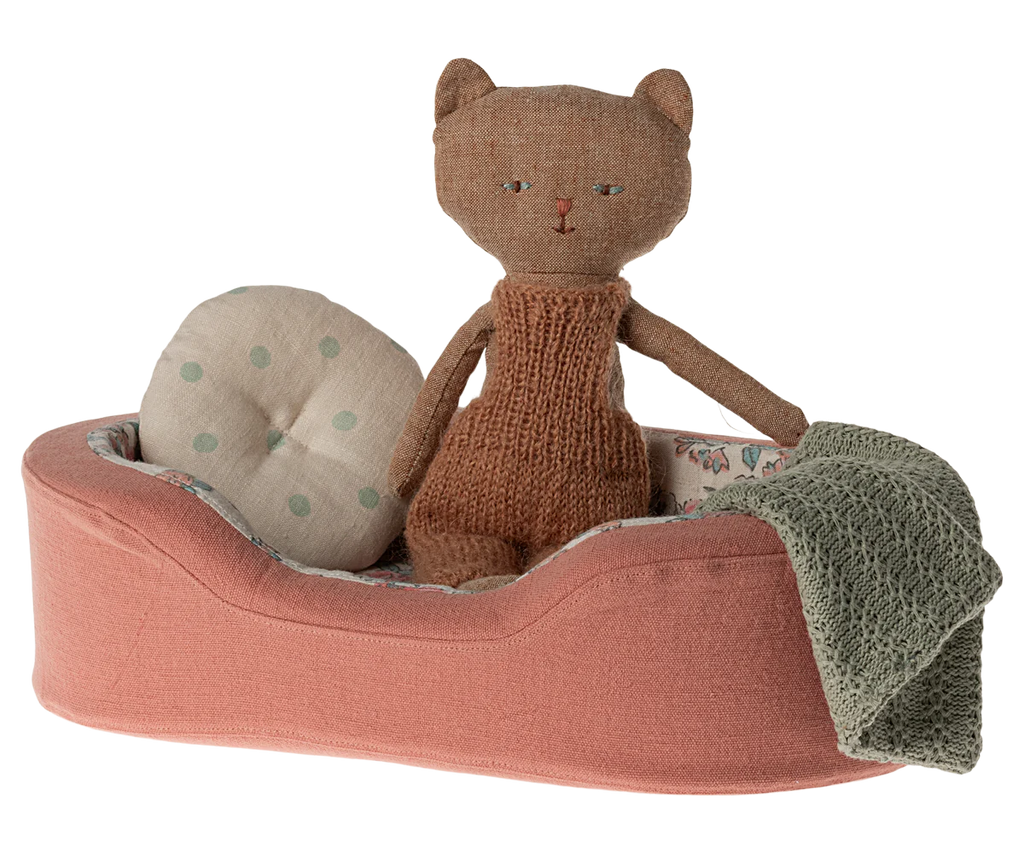 Cozy Kitten Basket, Small