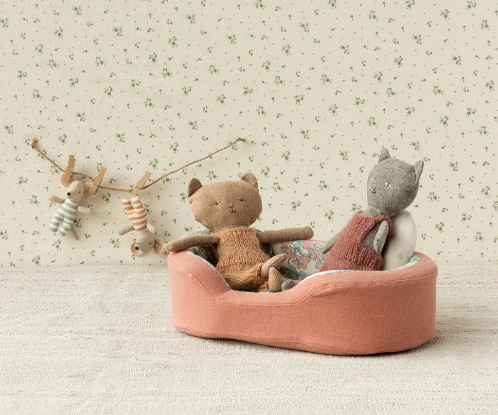 Cozy Kitten Basket, Small