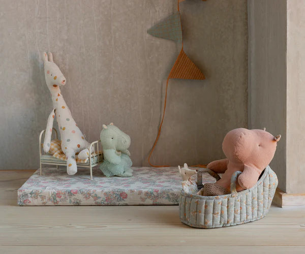 Carry Cot - Large