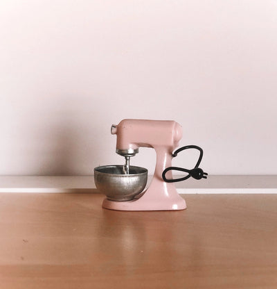 DOLLHOUSE KITCHEN STAND MIXER