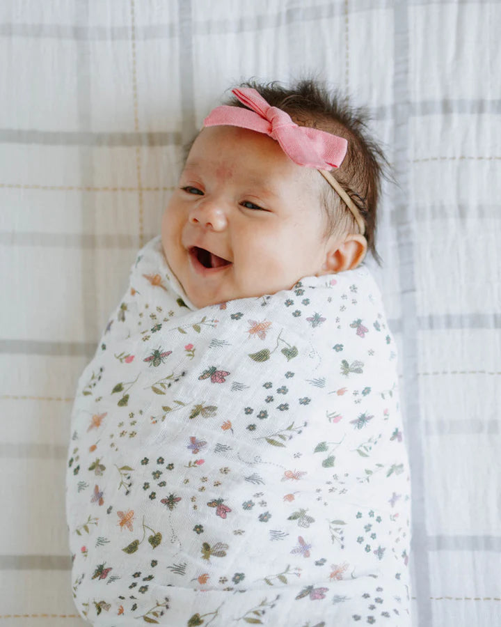 COTTON MUSLIN SWADDLE BLANKET - GARDEN BEES
