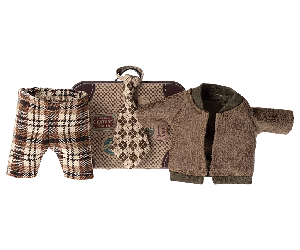 Jacket, Pants & Tie in Suitcase, Mouse - Grandpa