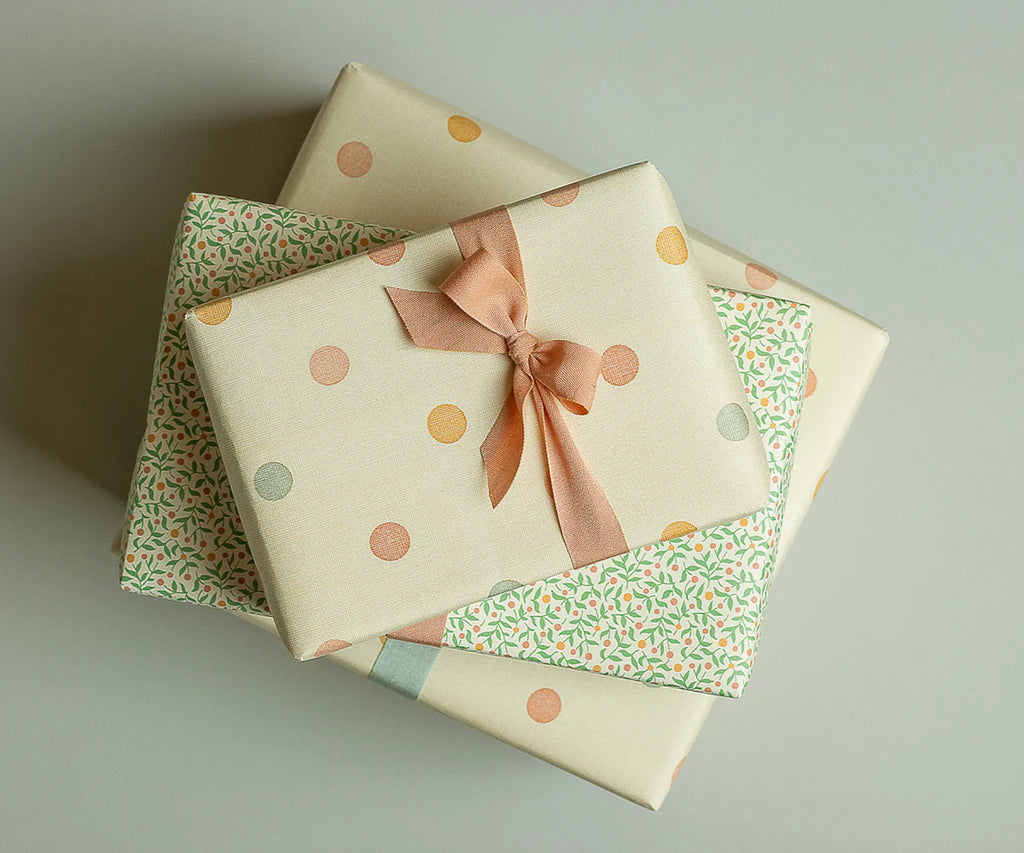 Gift wrap, 10 m - Multi dots