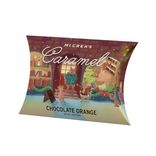 Holiday Book Browsing Caramel Pillow Box