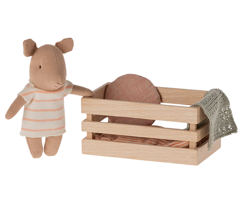 Pig, Baby in box - Girl