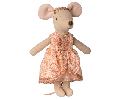 *NEW VERSION* Princess and the pea, Big sister mouse