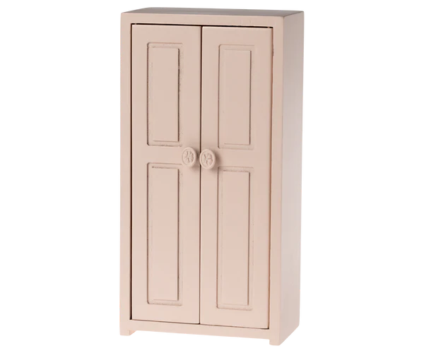 Closet, Mouse