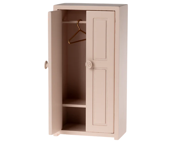 Closet, Mouse