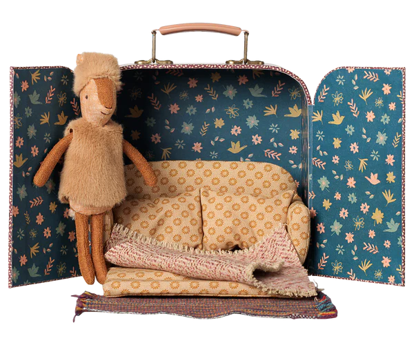 Reindeer In Suitcase, Little Sister