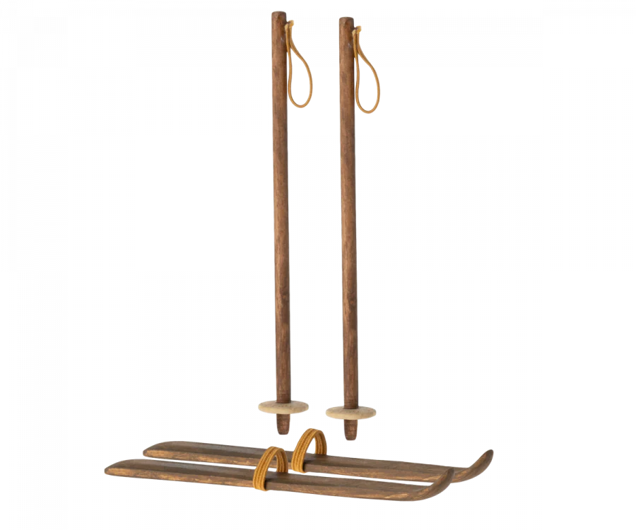 SKI AND SKI POLES, MUM & DAD MOUSE