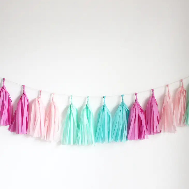 CANDY SHOPPE TISSUE TASSEL KIT