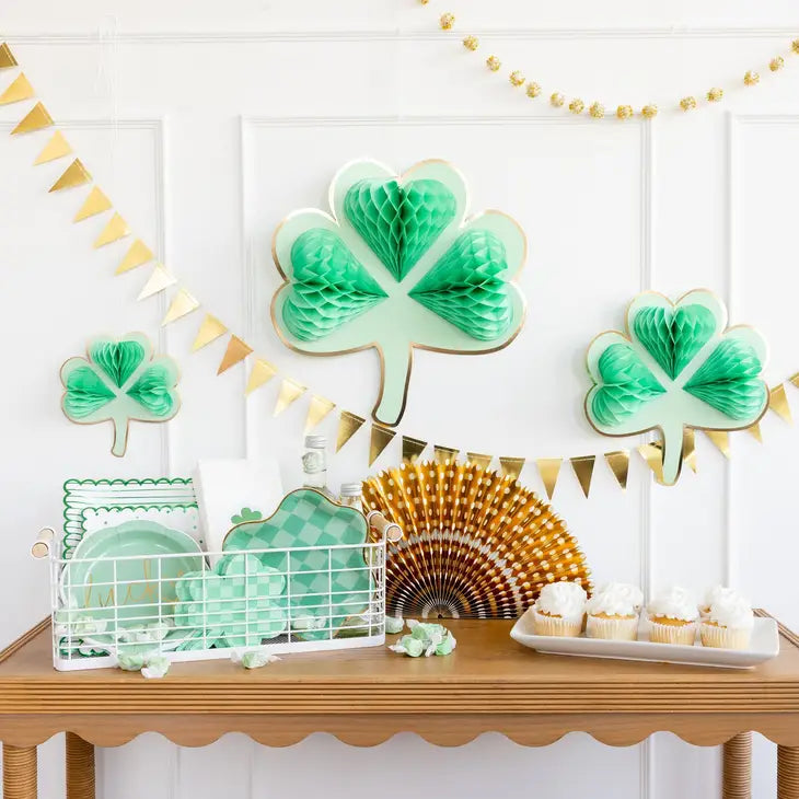 HANGING SHAMROCK HONEYCOMB