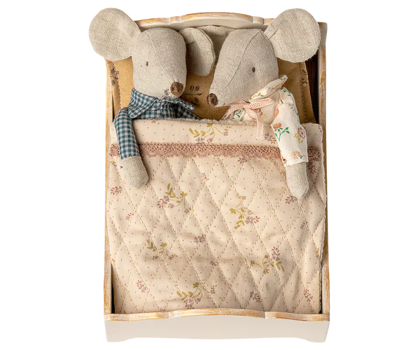 Bed, Mouse