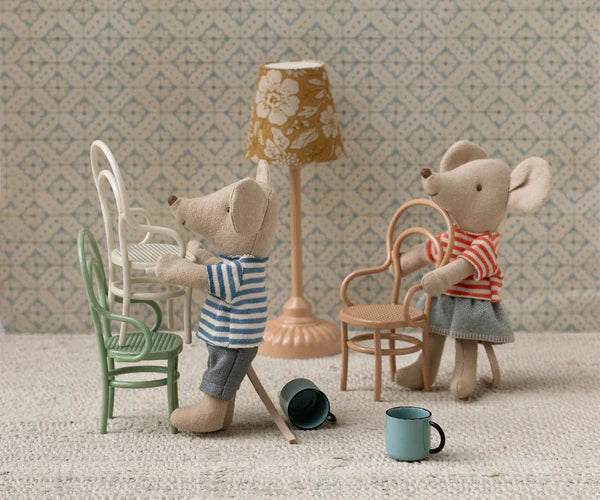 Vintage Chair - Mouse