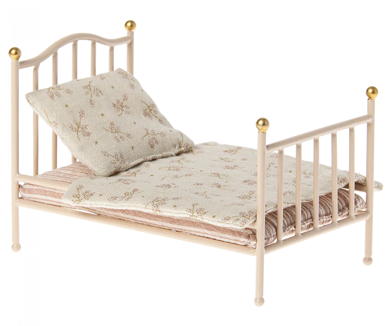 VINTAGE BED FOR MOUSE