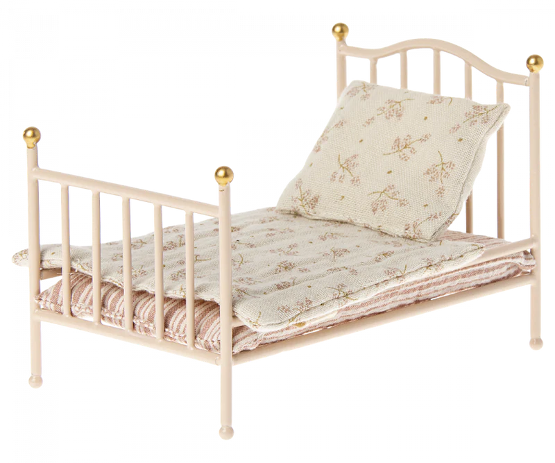 VINTAGE BED FOR MOUSE
