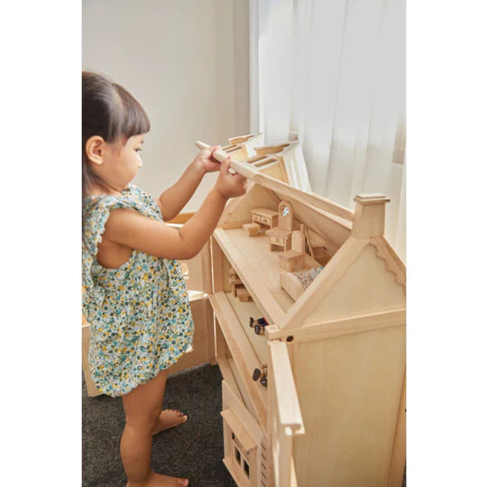 VICTORIAN DOLLHOUSE