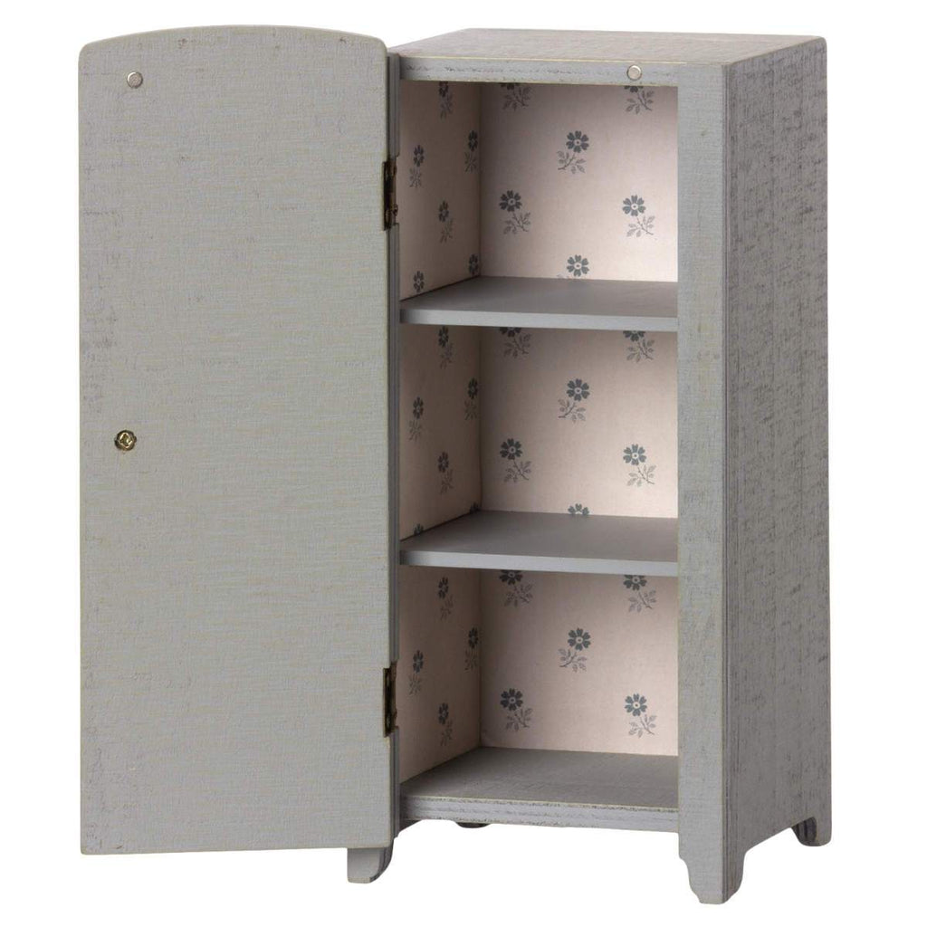MINIATURE WOODEN CLOSET