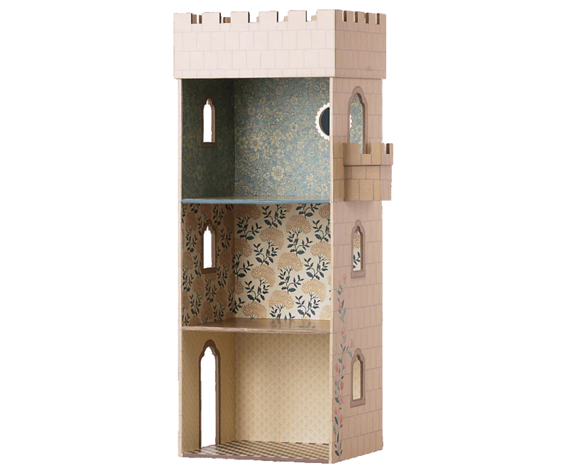 CASTLE WITH MIRROR
