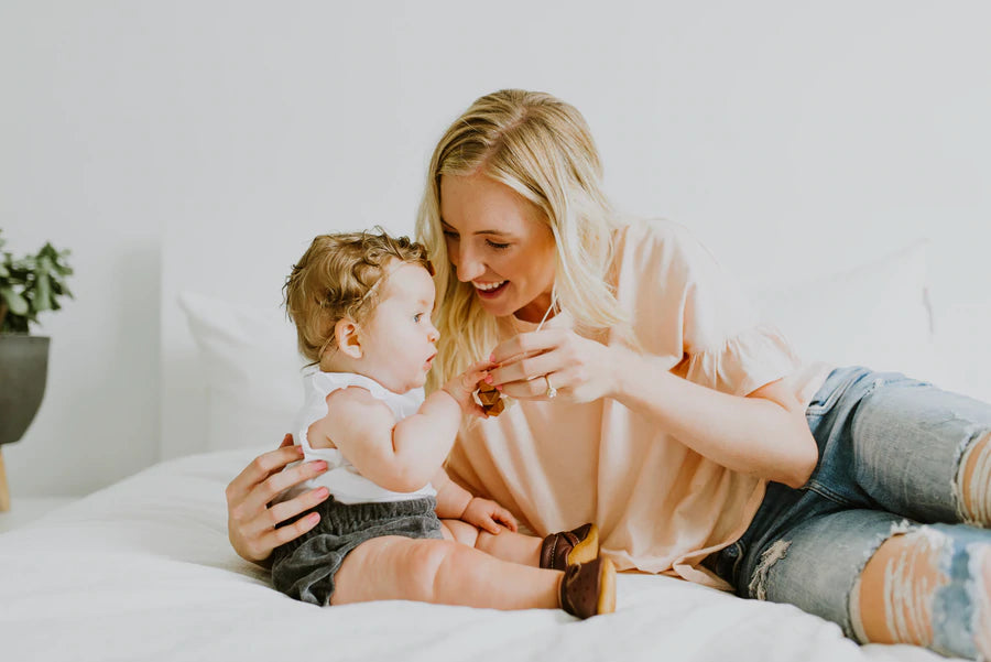 THE EASTON - CREAM TEETHING NECKLACE