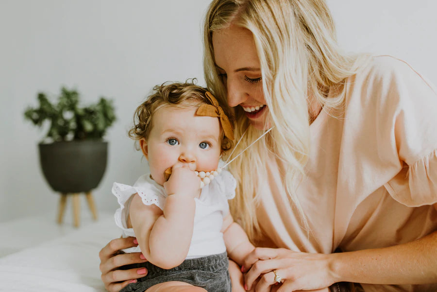 THE EASTON - CREAM TEETHING NECKLACE