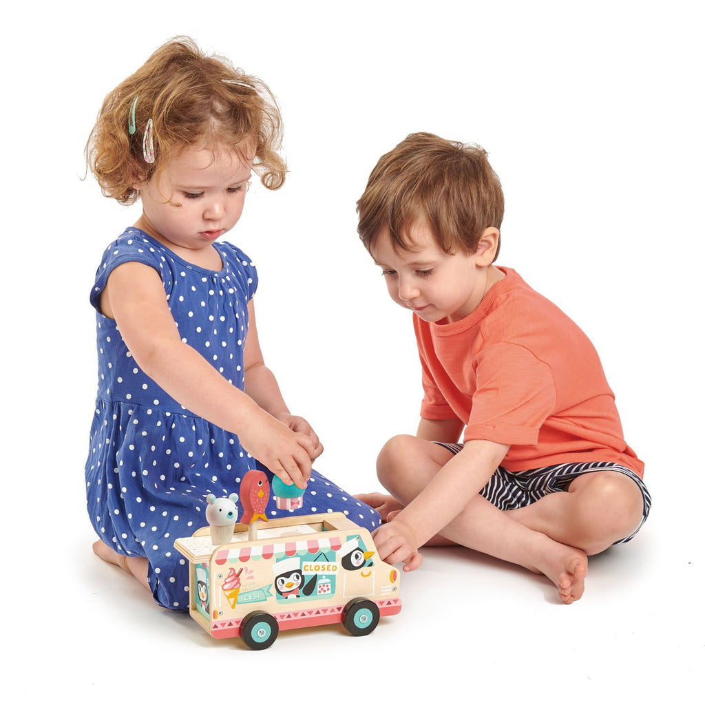 PENGUIN'S GELATO VAN WOODEN TOY SET
