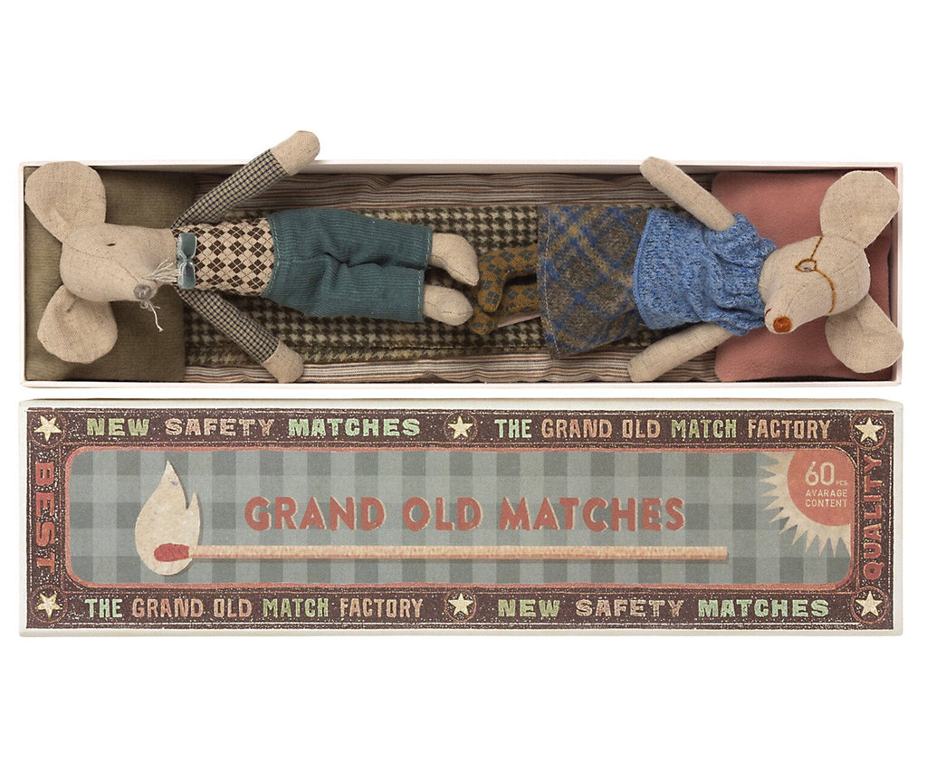 GRANDMA & GRANDPA MOUSE IN MATCHBOX