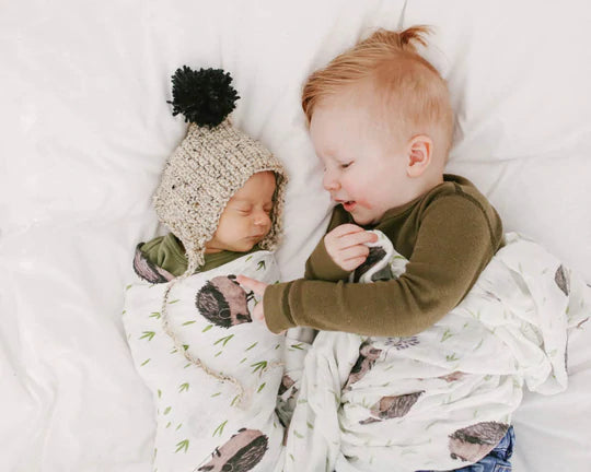 DELUXE MUSLIN SWADDLE - HEDGEHOG