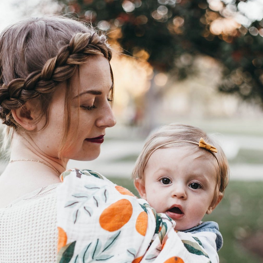 CLEMENTINE SWADDLE