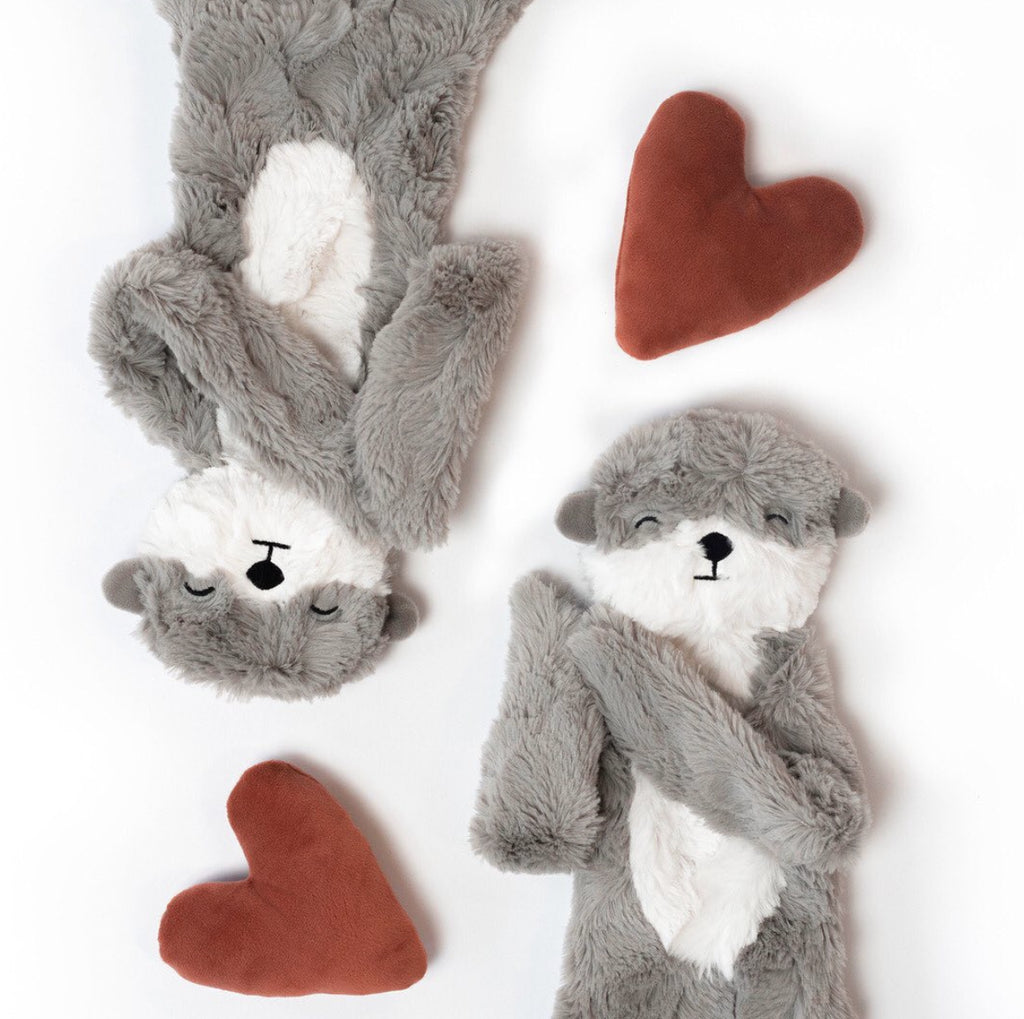 PEBBLE OTTER SNUGGLER - FAMILY BONDING