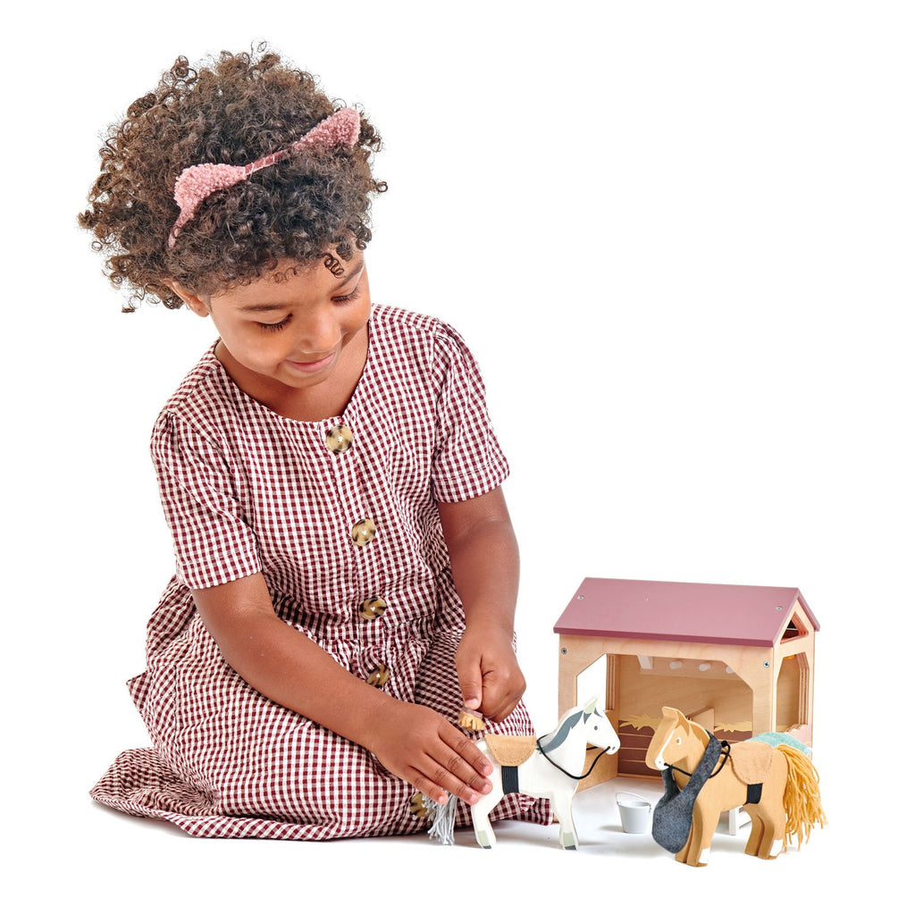 THE STABLES WOODEN TOY SET