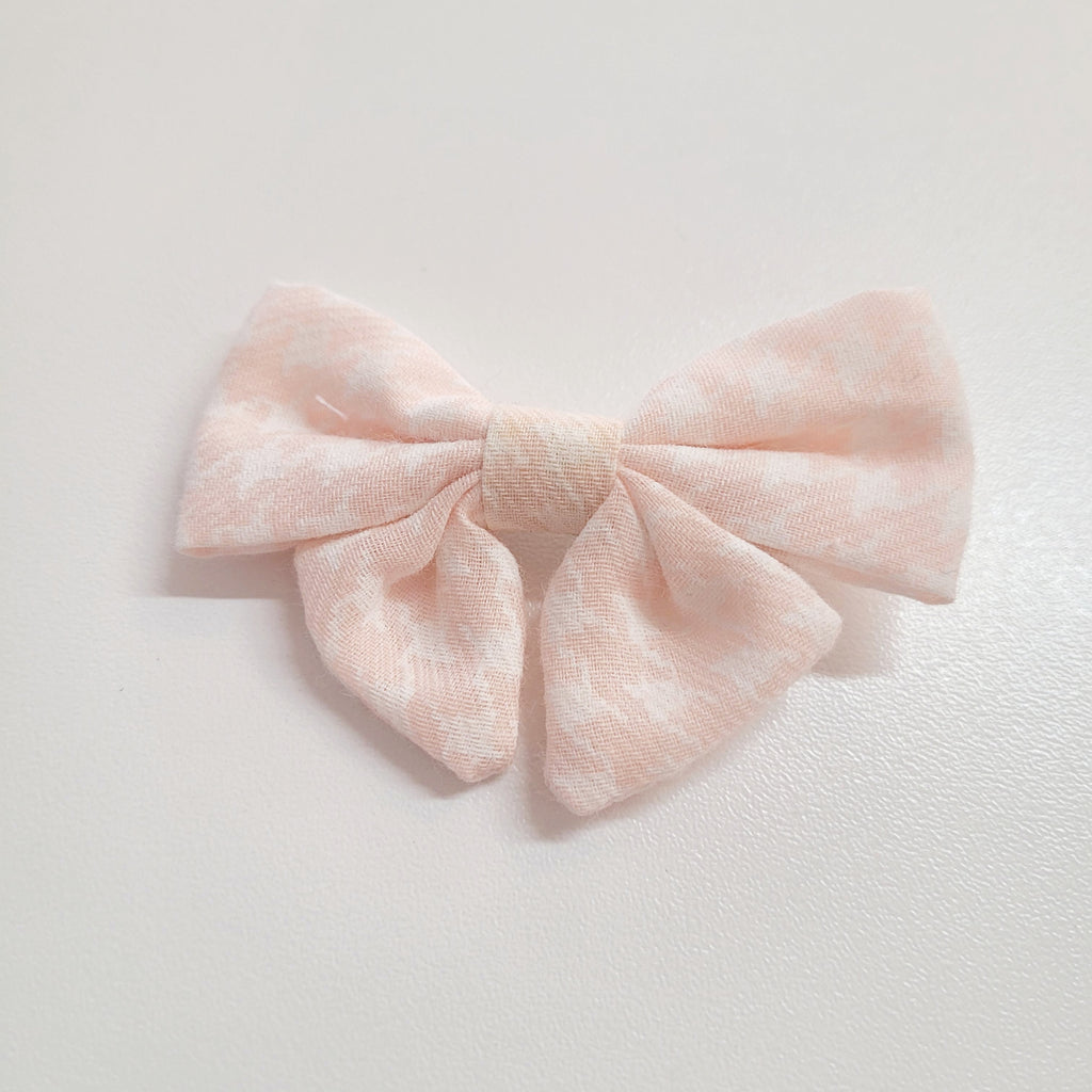 HOUNDSTOOTH BOW CLIP