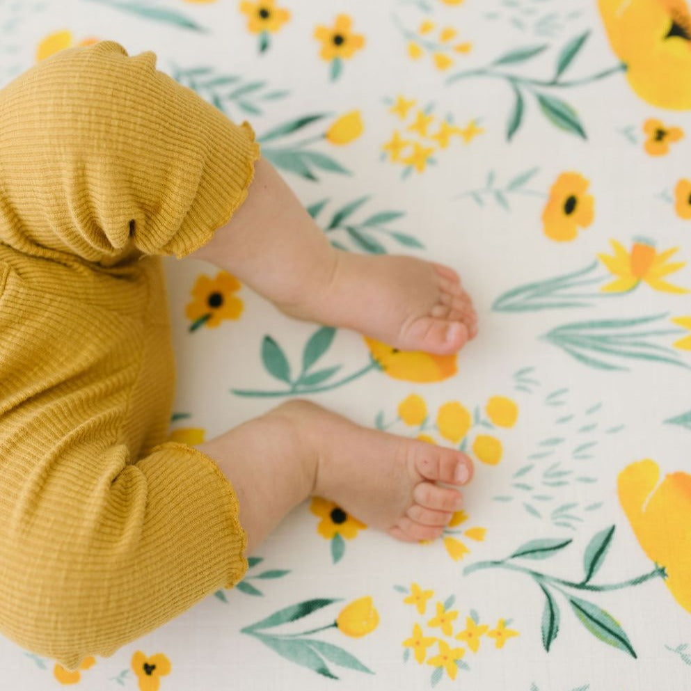 BUTTERCUP BLOSSOM CRIB SHEET