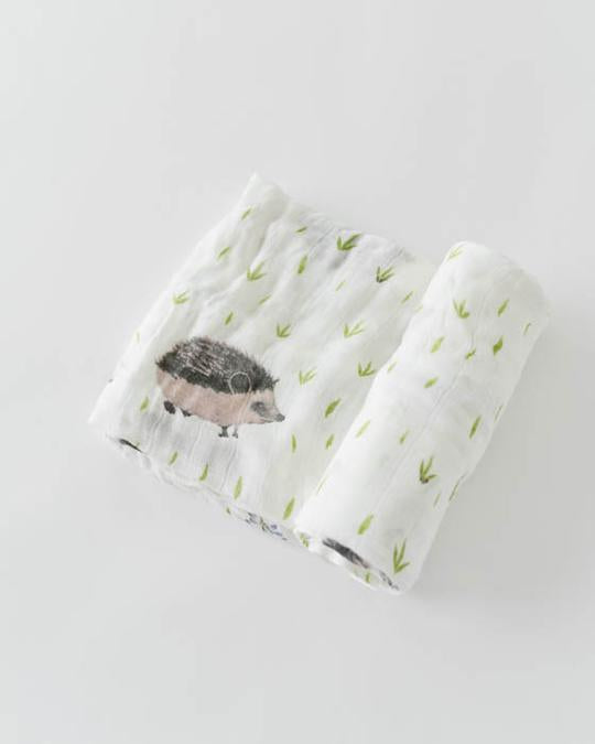 DELUXE MUSLIN SWADDLE - HEDGEHOG