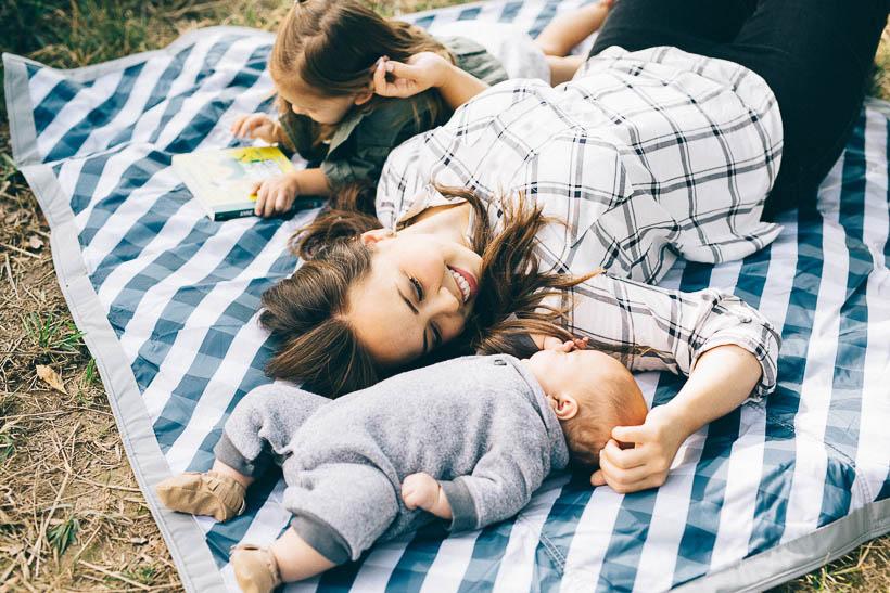 NAVY GINGHAM OUTDOOR BLANKET